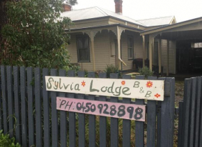 Sylvia Lodge Budget Accommodation Orbost